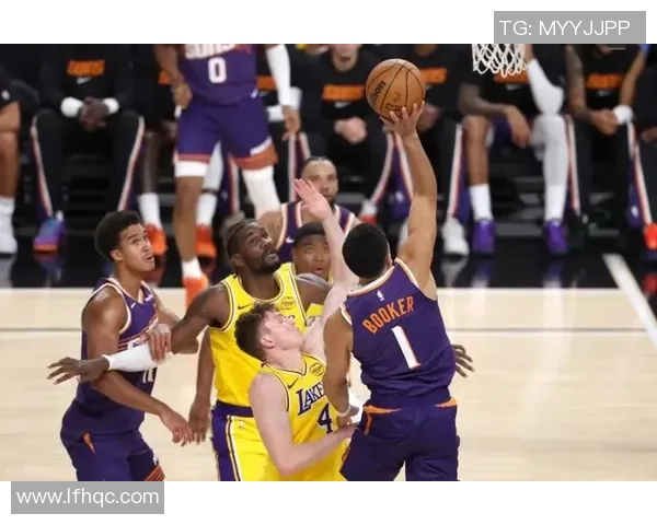 湖人惨败太阳，季后赛梦碎