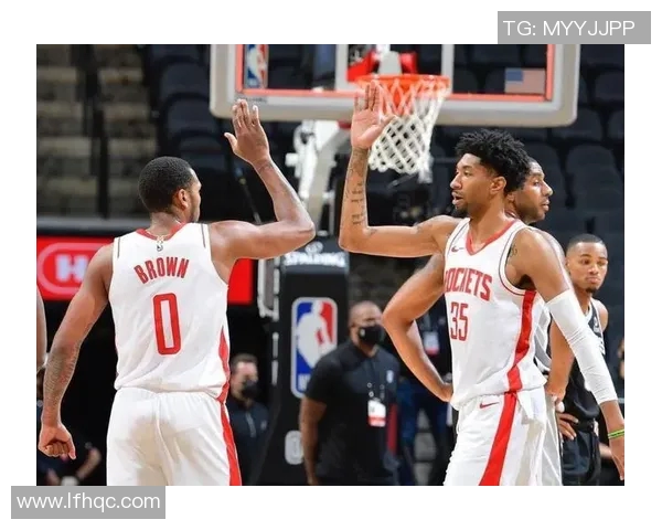 火箭大胜国王取得两连胜，扬帆起航新赛季